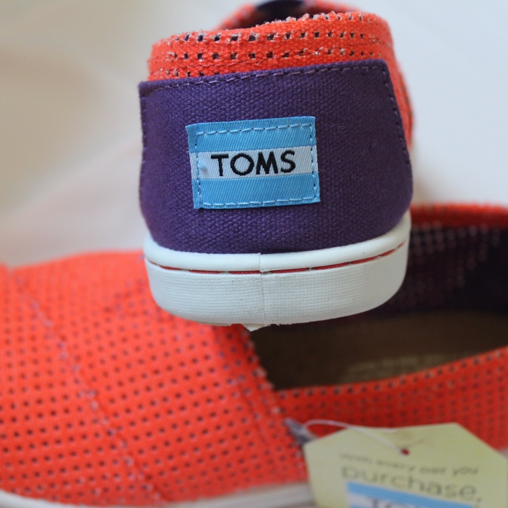 TOMS Orange two-tone freetown Y 4.5 flat slip-on